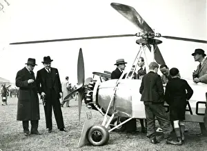 Swinton Prints: Viscount Swinton, left, and Frederick Handley Page inspe?
