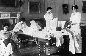 Viscountess Gladstone working for base hospitals, WW1
