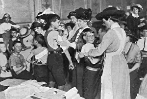 Bandage Prints: Volunteer nurses learning to bandage, outbreak of WW1
