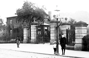 Wakefield Prints: Wakefield Park Gates, early 1900s