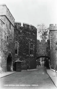 Reflects Prints: Wakefield Tower, Tower of London