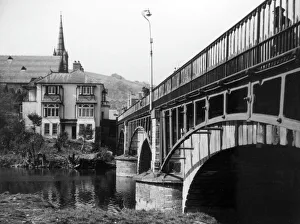 Images Dated 29th March 2011: Wales / Newtown