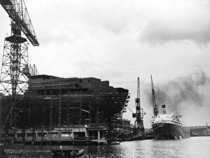 Cranes Collection: Wallsend-on-Tyne - Shipbuilding