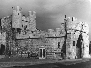 Images Dated 28th March 2011: Walmgate Bar