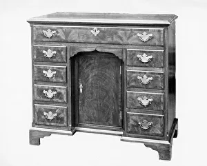 Walnut Prints: Walnut desk