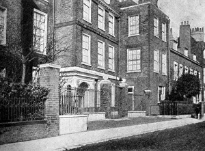 Pinkerton Gallery: Walpole House, Chiswick Mall