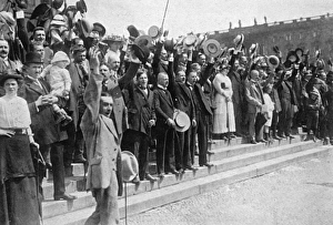 Images Dated 24th October 2016: War greeted with enthusiasm in Berlin