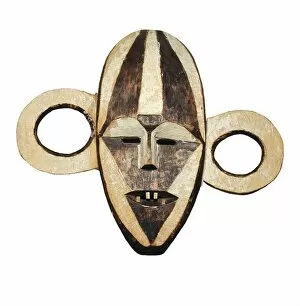 Congo Gallery: War mask pongdudu, made by Boa people (Congo). Used