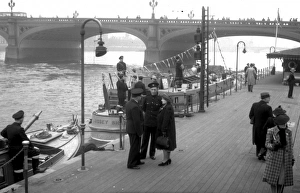Accounts Collection: War Weapons Week and London Fire Brigade fireboats, WW2