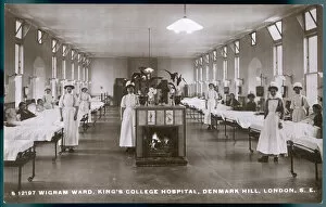 Nurses Collection: Ward at Kings College