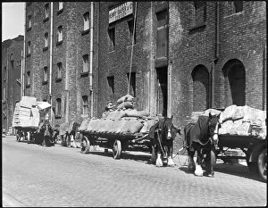 Wagons Collection: Warehouse / Liverpool Dock