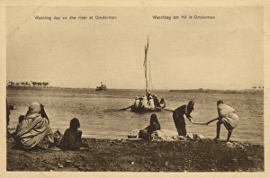 Images Dated 14th June 2011: Washing clothes in the Nile, Sudan