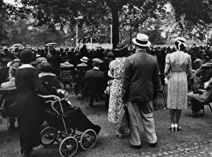 Pushchair Prints: Watching a Brass Band