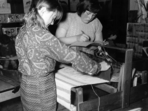Images Dated 17th June 2011: Weaving Lesson