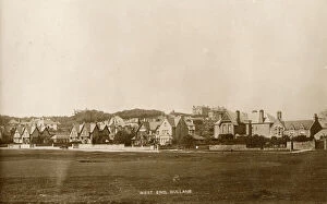 Images Dated 16th June 2020: West End Villas overlooking the Gullane No.1 Golf Course