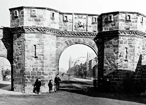 Images Dated 25th June 2019: West Port, St. Andrews, Scotland, Victorian period