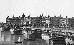 Images Dated 5th August 2015: Westminster Bridge and St Thomas Hospital, London