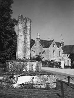 Images Dated 18th May 2011: Westwell Village Cross