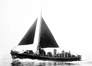 Weymouth Prints: Weymouth lifeboat Lady Kylsant in 1929