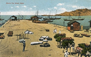 Images Dated 27th October 2016: The Wharf, Maala harbour, Aden