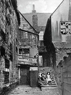 Whitby Prints: Whitby Arguments Yard early 1900s