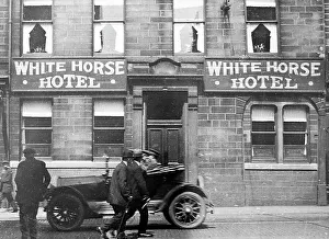 Images Dated 18th March 2020: White Horse Hotel, Burnley, Lancashire, early 1900s
