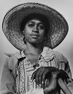 Leroy Prints: White Plains (vicinity), Georgia. Mrs. Leroy Dunn chopping c
