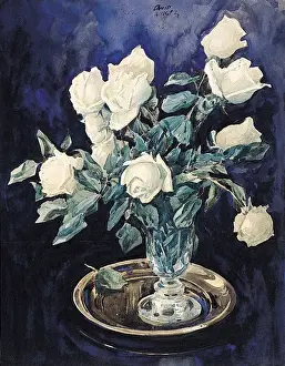 White roses in a glass