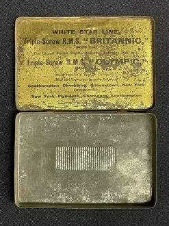 Inches Collection: White Star Line, cigarette tin with match striker (inside)