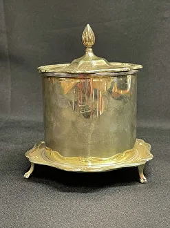 Goldsmiths Prints: White Star Line, Goldsmiths caviar pot on stand