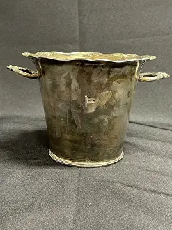Goldsmiths Prints: White Star Line, Goldsmiths silver plated champagne bucket