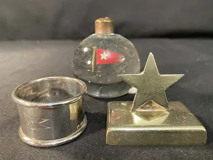 White Star Line napkin ring and two menu holders For sale as