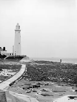 Images Dated 9th August 2011: Whitley Bay Lighthouse