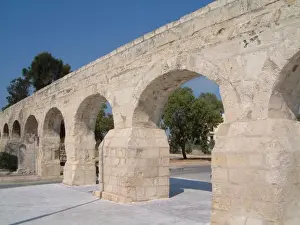 Wignacout Aqueduct, Malta