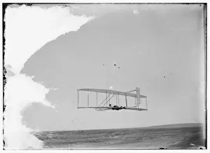 Wilbur gliding in level flight, single rear rudder clearly v