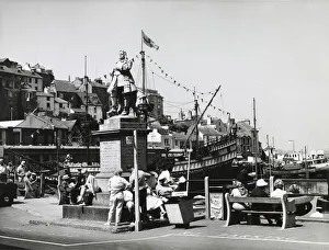 Commemorating Prints: William of Orange (King William III), statue, Brixham, Devon