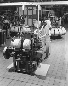 Spool Gallery: Winding thread - Patons & Baldwins