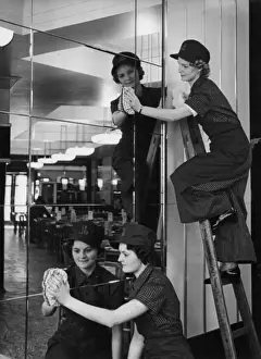 Window Cleaning Girls