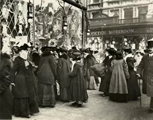 Overcoat Gallery: Window shopping, London 1908