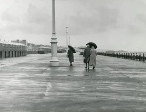 Hove Prints: A windy walk along The Promenade, Hove, East Sussex