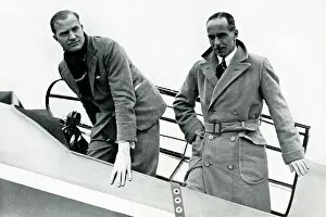 Overcoat Gallery: Winners of the England-Australia air race 1934