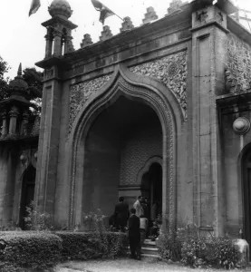 Images Dated 1st March 2012: Woking Mosque, 1955