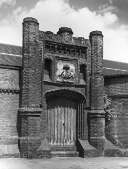 Images Dated 29th March 2011: Wolseys Gateway