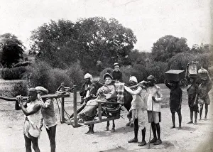 Sedan Prints: Woman in carrying chair, sedan, litter, with porters, India