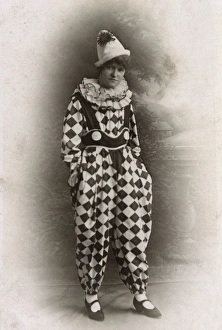 Images Dated 20th October 2016: Woman in clown fancy dress outfit
