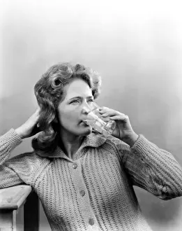 Ribbed Prints: Woman drinking water