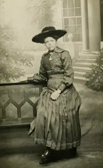 Pleat Prints: Woman with large hat and pleated skirt