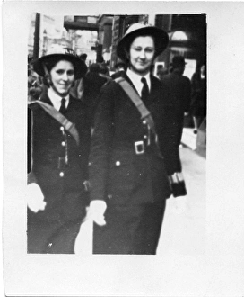 Armbands Gallery: Woman police officer Shirley Becke, London, WW2