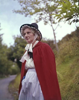 Chin Collection: Woman in traditional Welsh costume