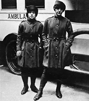 Ambulances Gallery: Women ambulance attendants and drivers, WW1